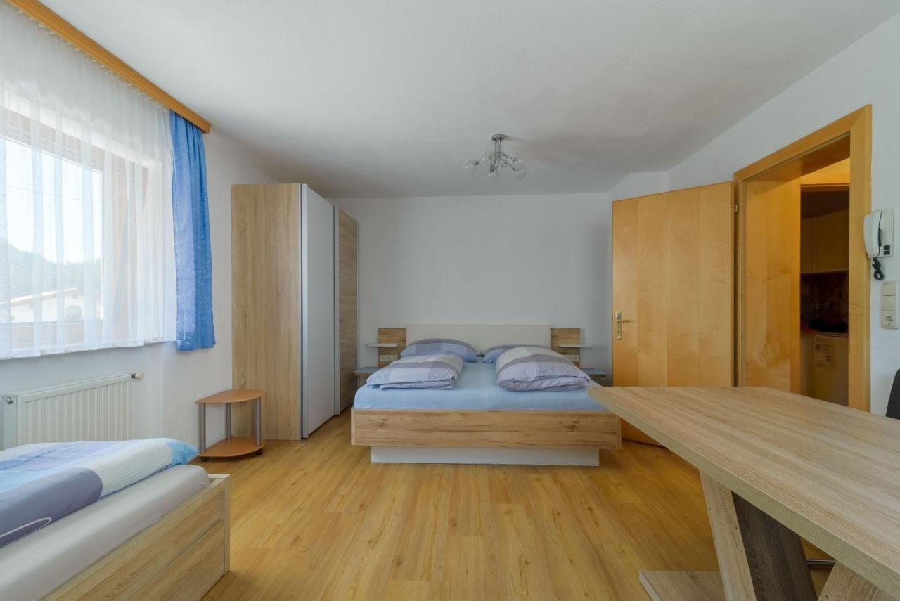 Haus Schimpfoessl Apartment Flirsch Exterior foto