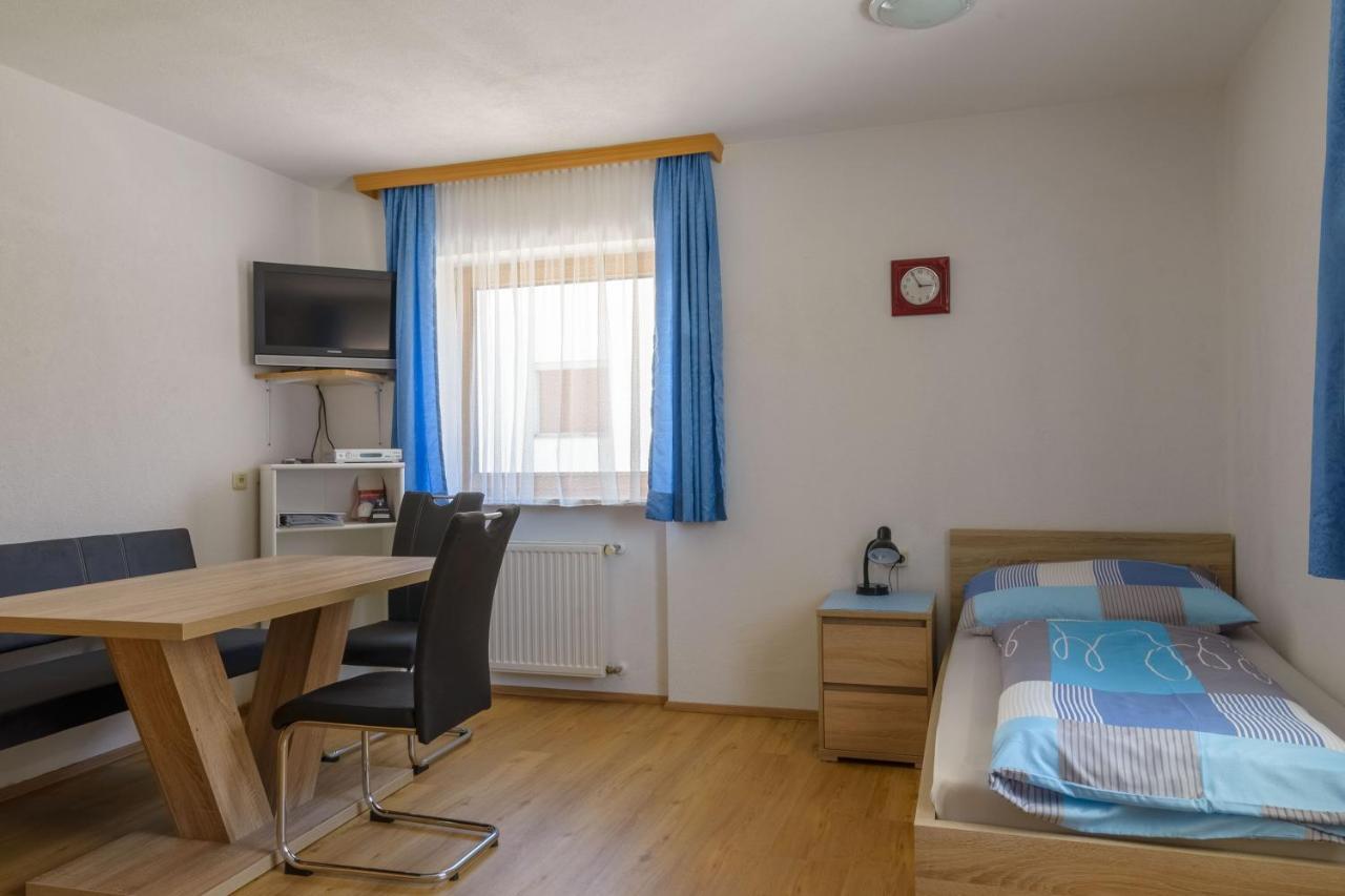 Haus Schimpfoessl Apartment Flirsch Exterior foto
