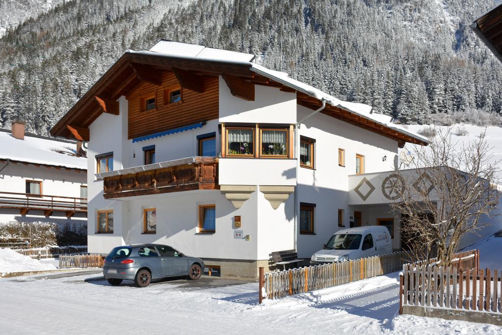Haus Schimpfoessl Apartment Flirsch Exterior foto